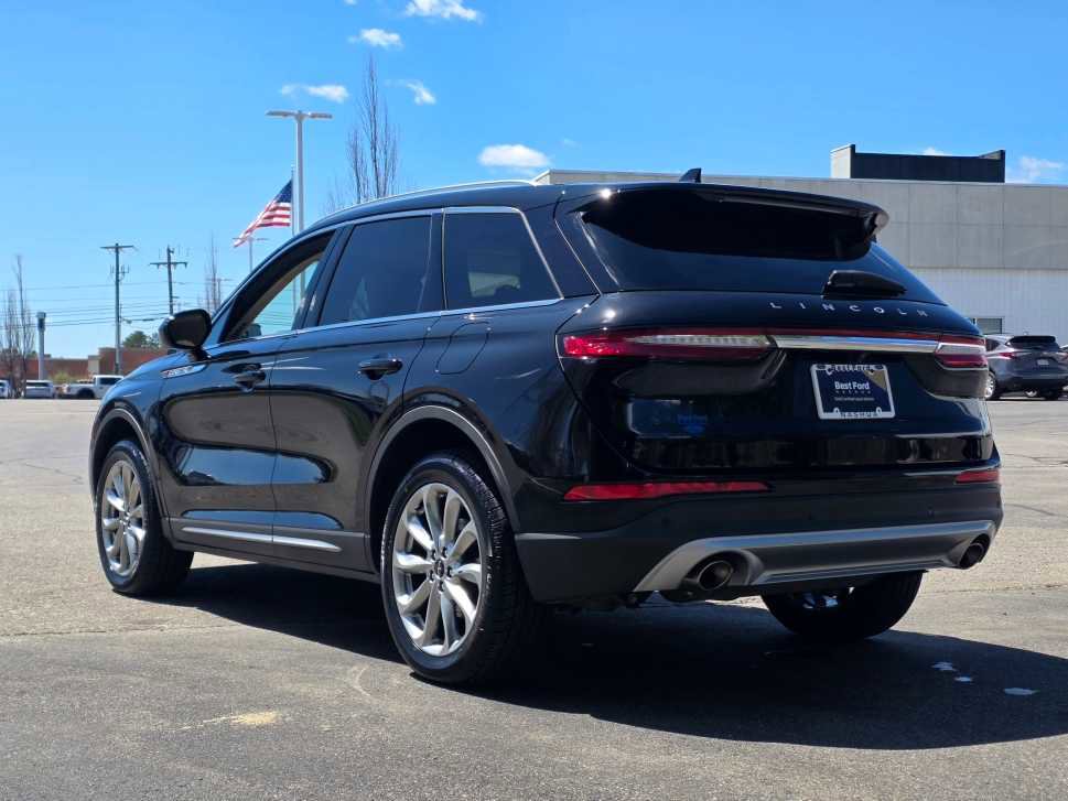 Used 2022 Lincoln Corsair AWD w/ Premium Package image 7