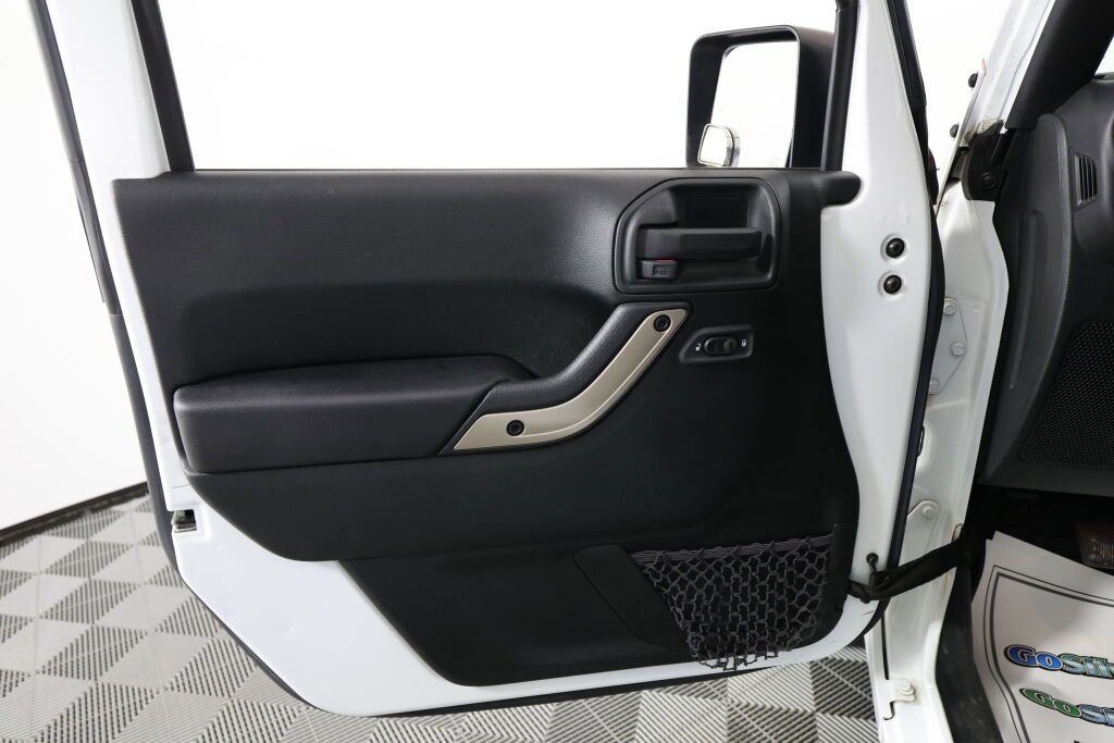 Used 2017 Jeep Wrangler 75th Anniversary image 12