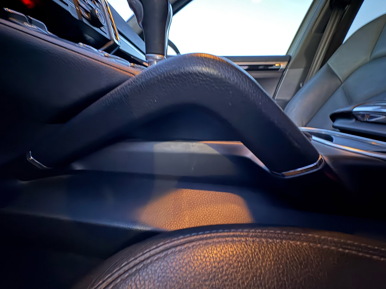 Used 2013 Porsche Cayenne S image 26