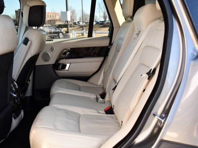 Used 2020 Land Rover Range Rover HSE image 16