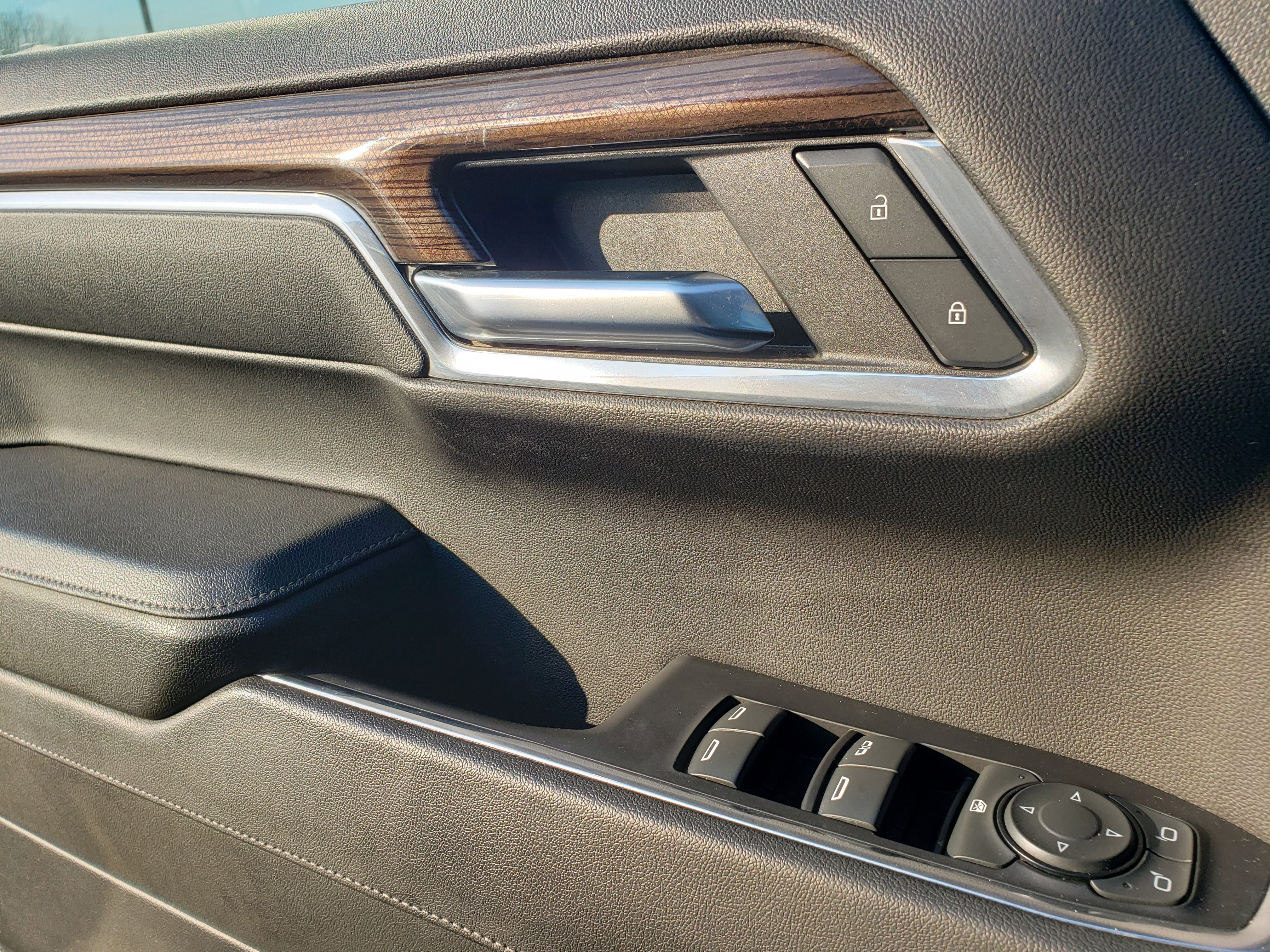 Used 2023 Chevrolet Silverado 1500 LT image 11