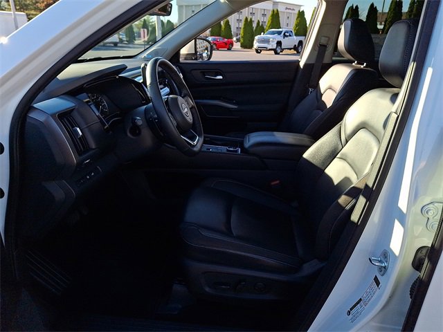 Used 2023 Nissan Pathfinder SL w/ SL Premium Package image 15