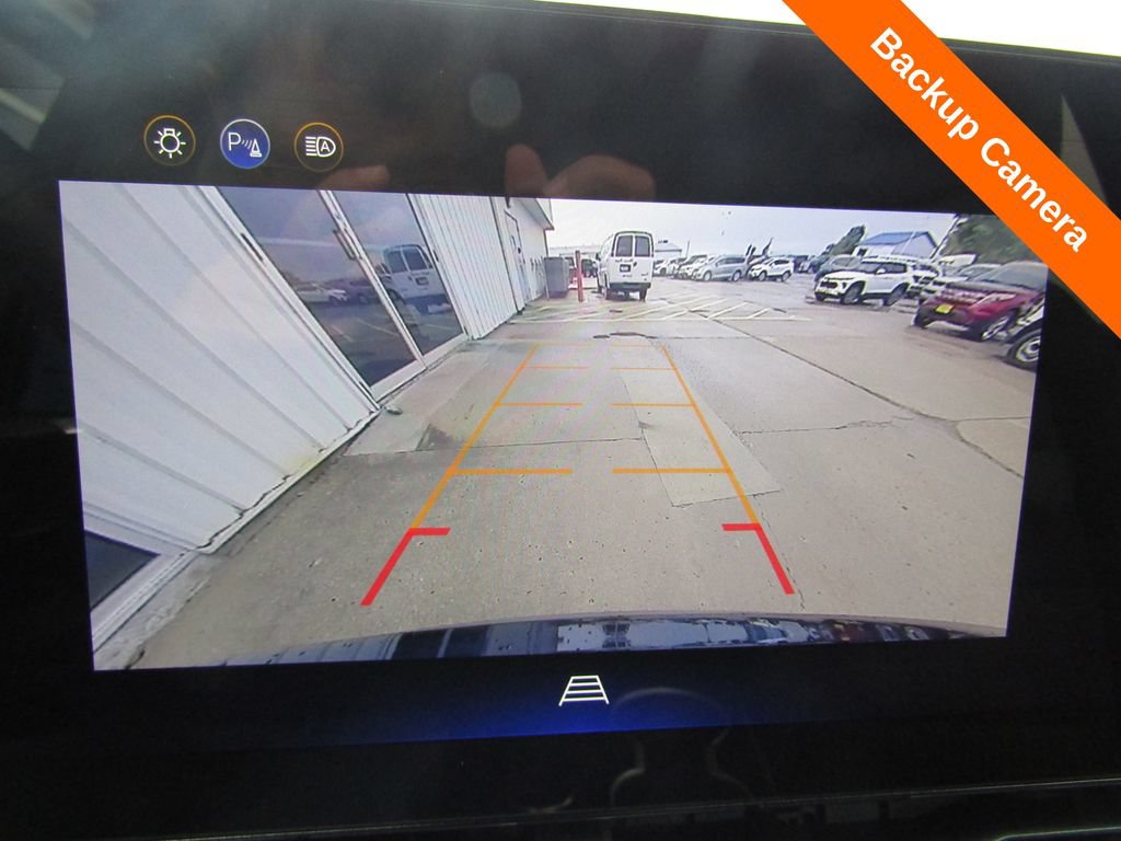 Used 2026 Chevrolet Equinox LT AWD/4WD image 16