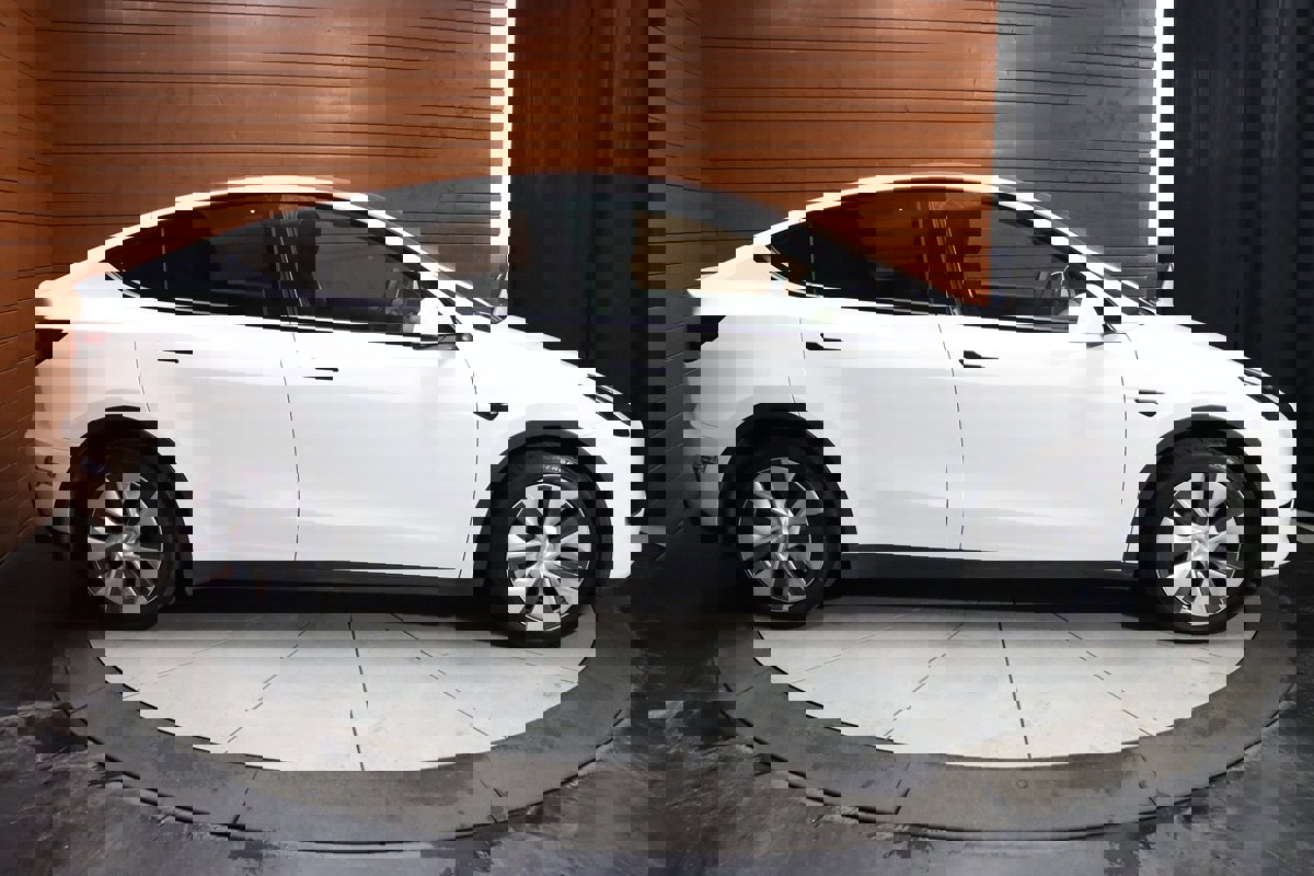 Used 2023 Tesla Model Y Long Range image 14