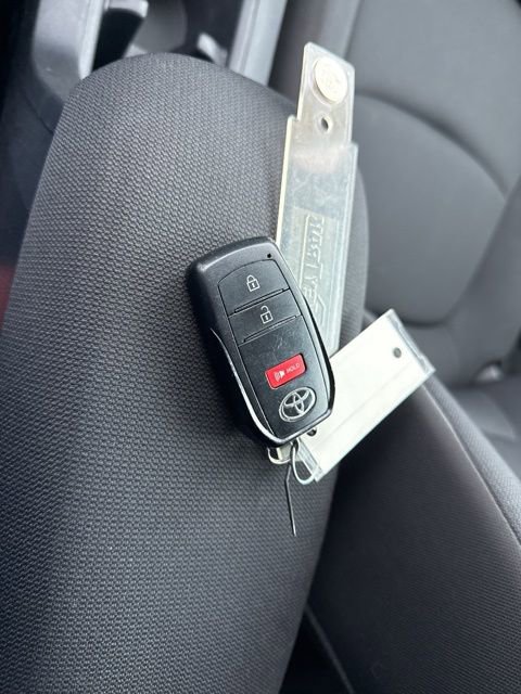 Used 2024 Toyota Corolla Cross LE image 31