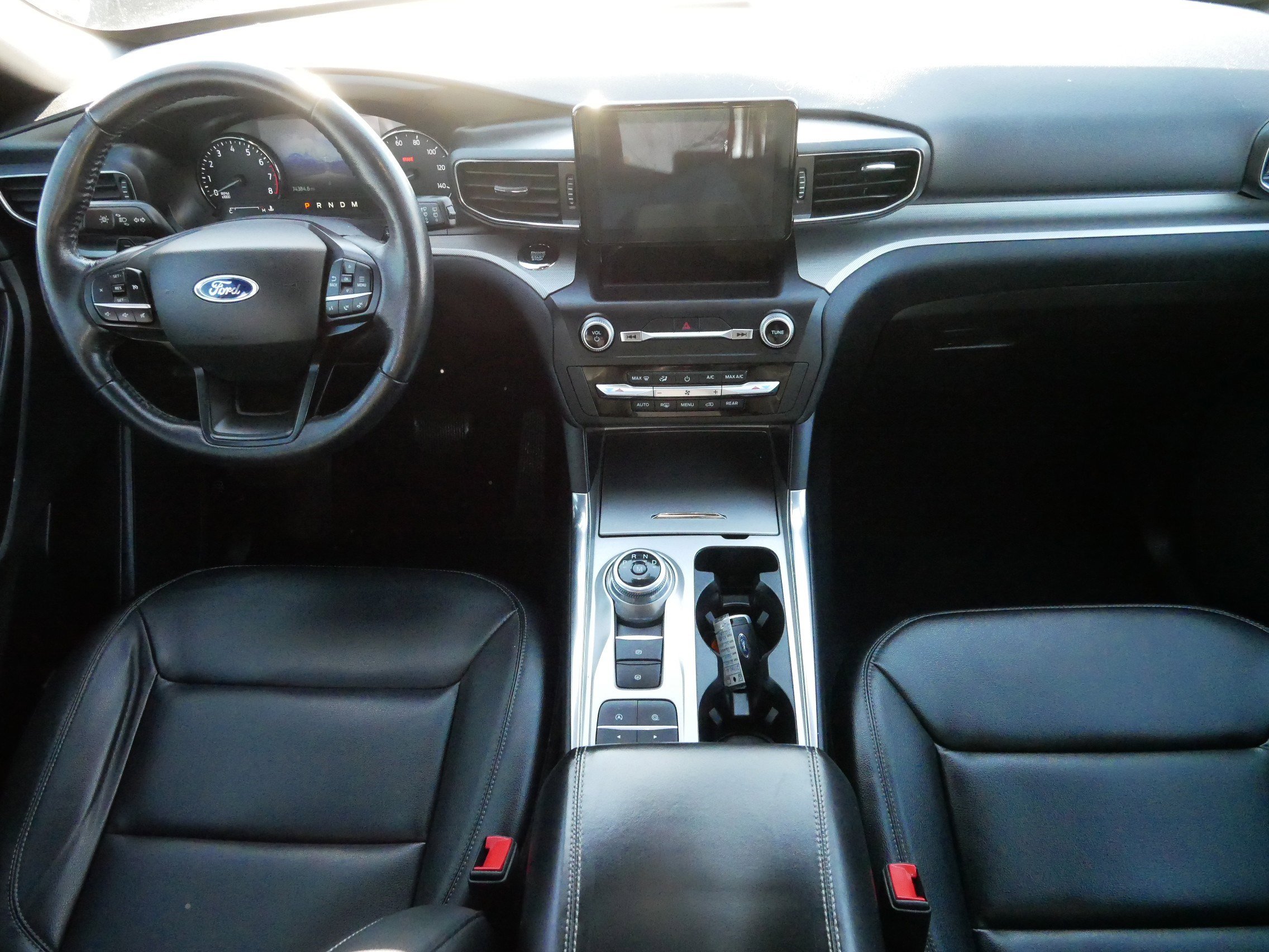 Used 2020 Ford Explorer XLT w/ Equipment Group 202A image 10