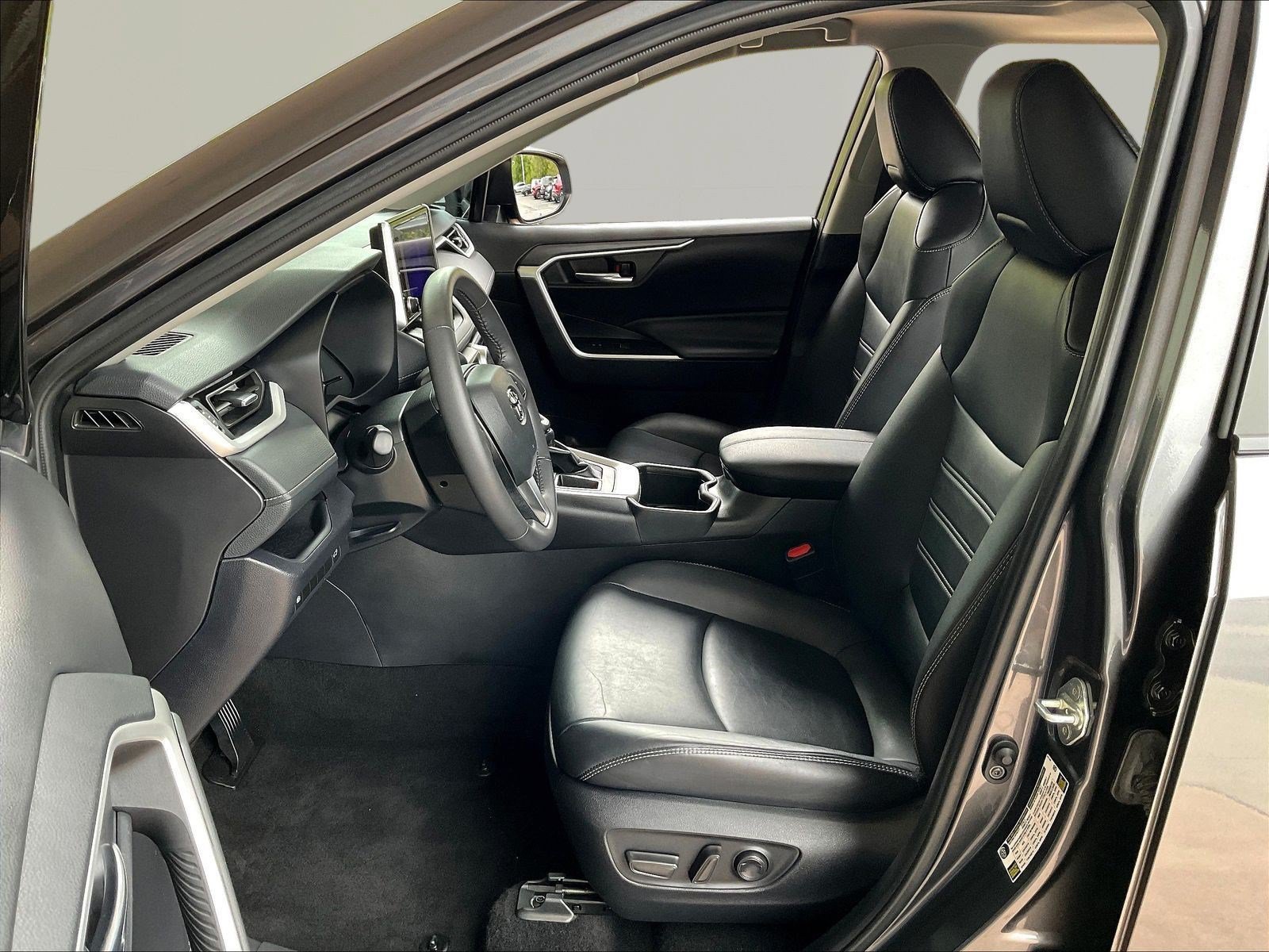 Used 2024 Toyota RAV4 XLE Premium FWD image 21