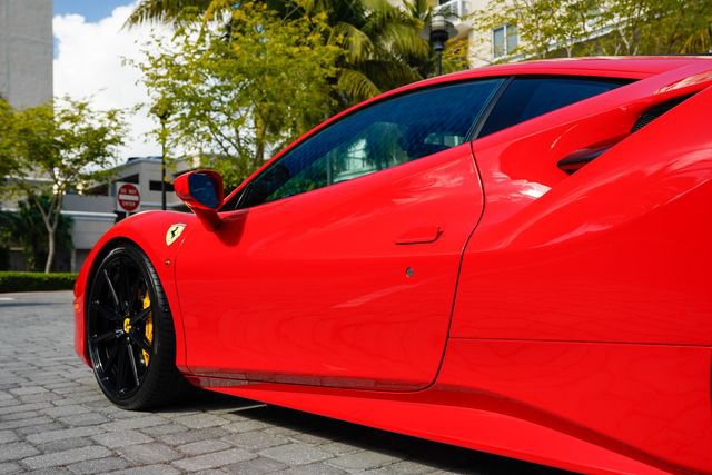 Used 2018 Ferrari 488 GTB image 19