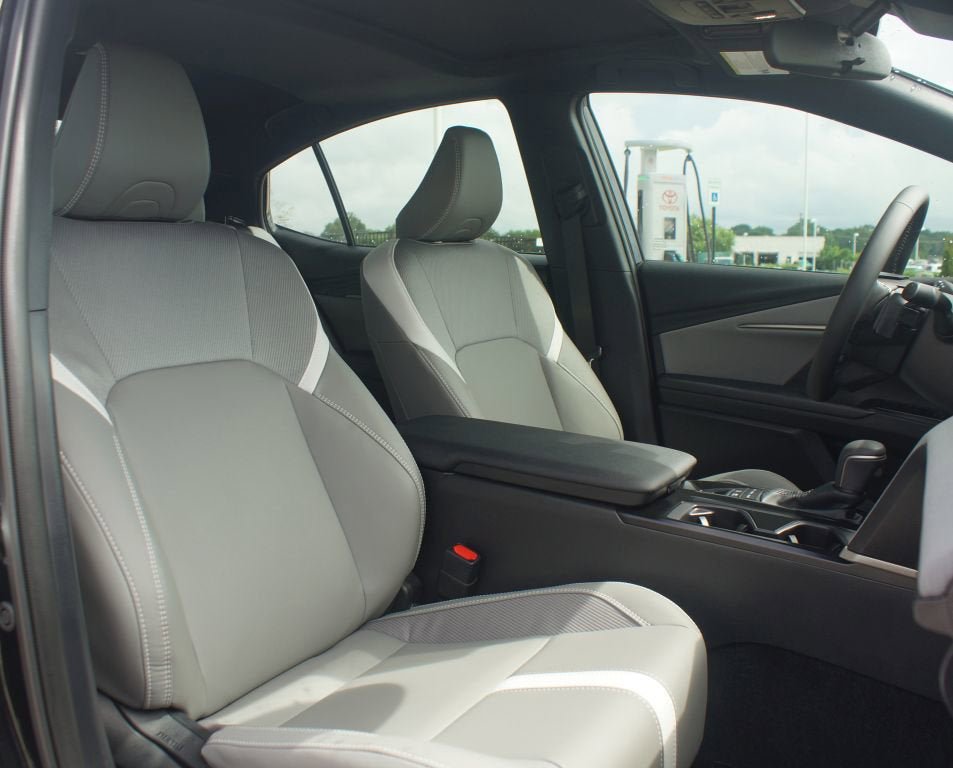 Used 2026 Toyota Camry SE FWD image 22