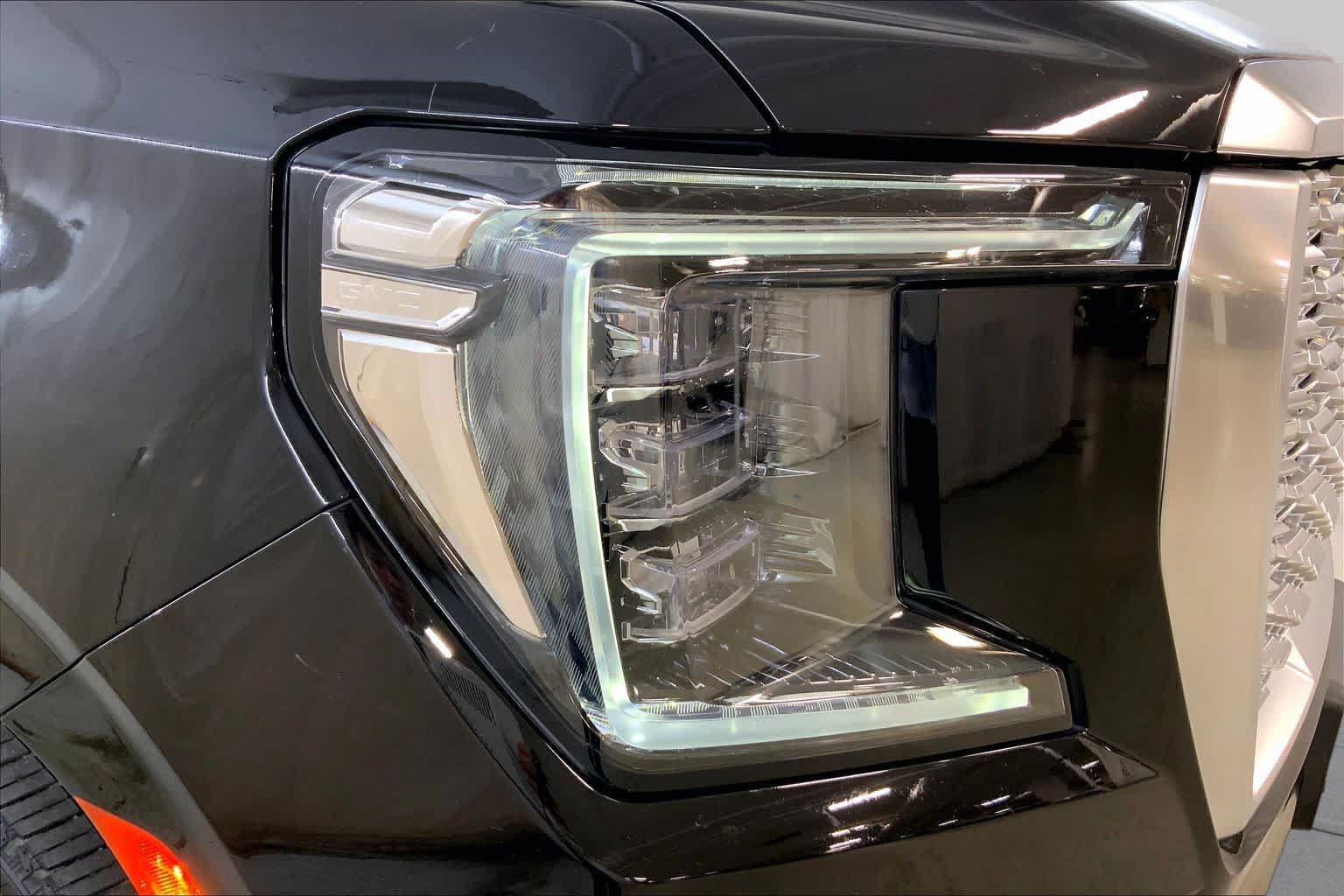 Used 2022 GMC Yukon XL Denali AWD/4WD image 27