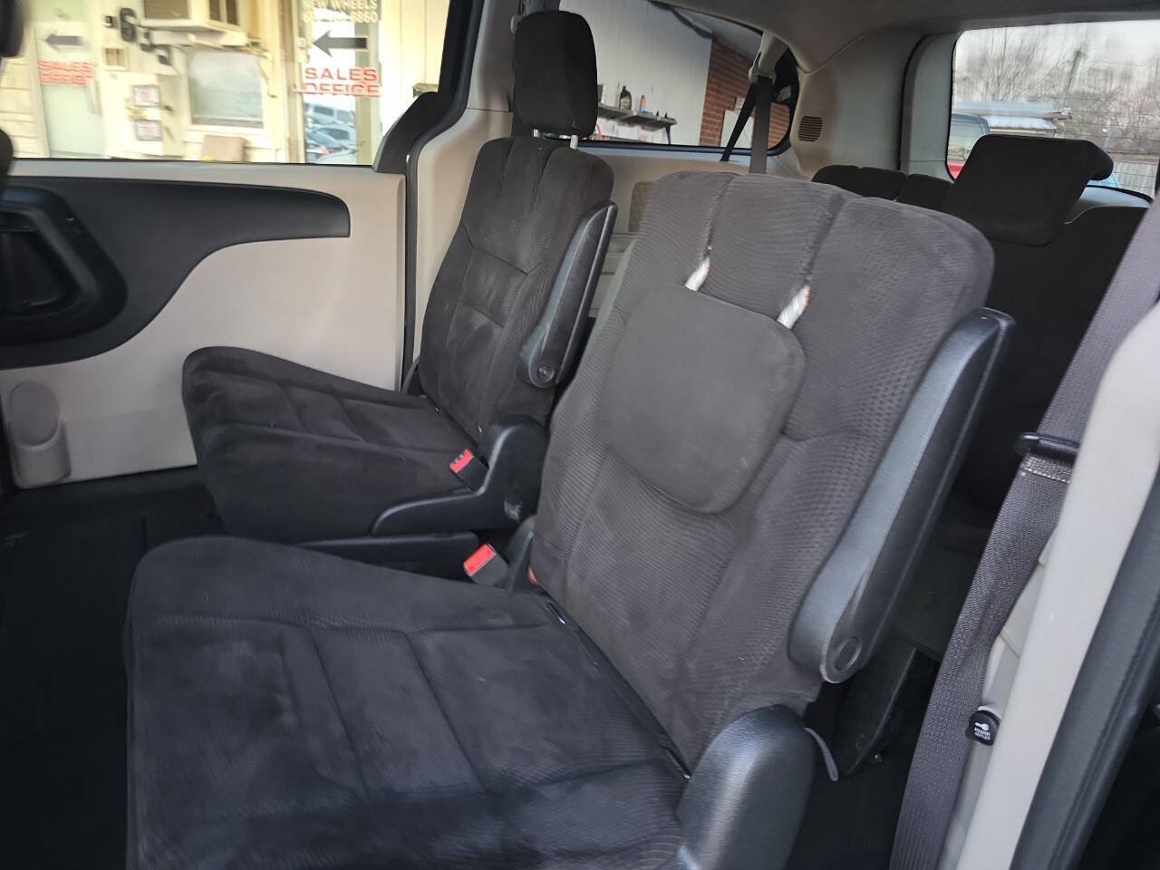 Used 2015 Dodge Grand Caravan SE w/ Quick Order Package 29E SE FWD image 13