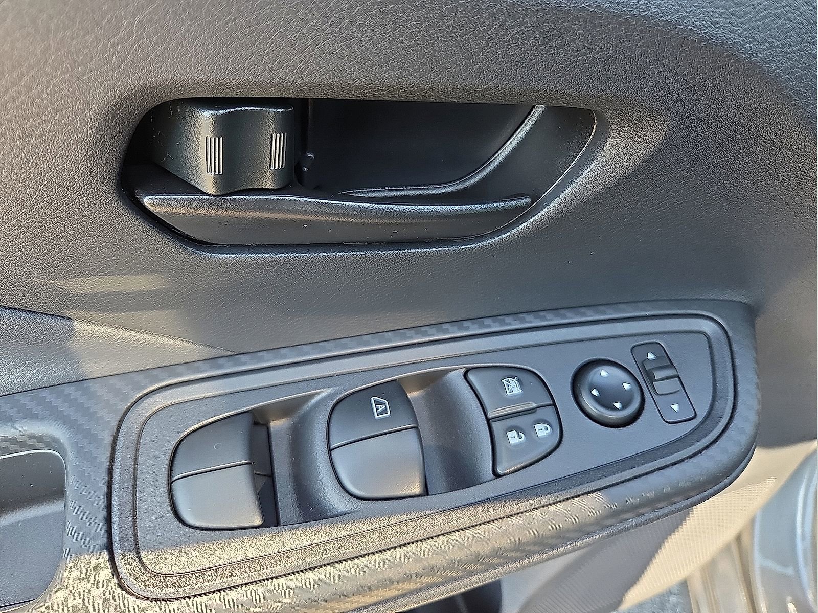 Used 2025 Nissan Versa S w/ S Plus Package image 14