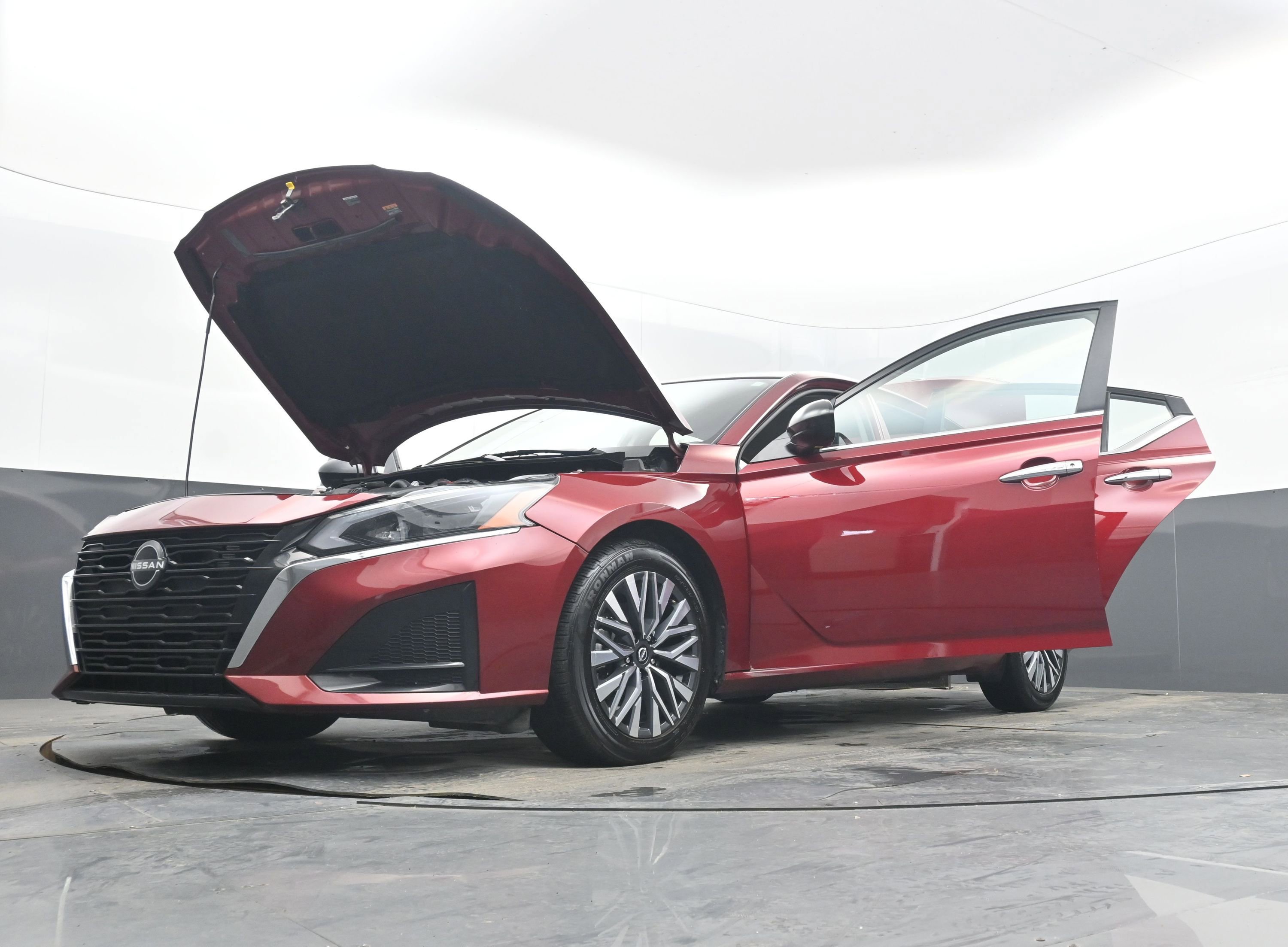 Used 2024 Nissan Altima 2.5 SV image 38