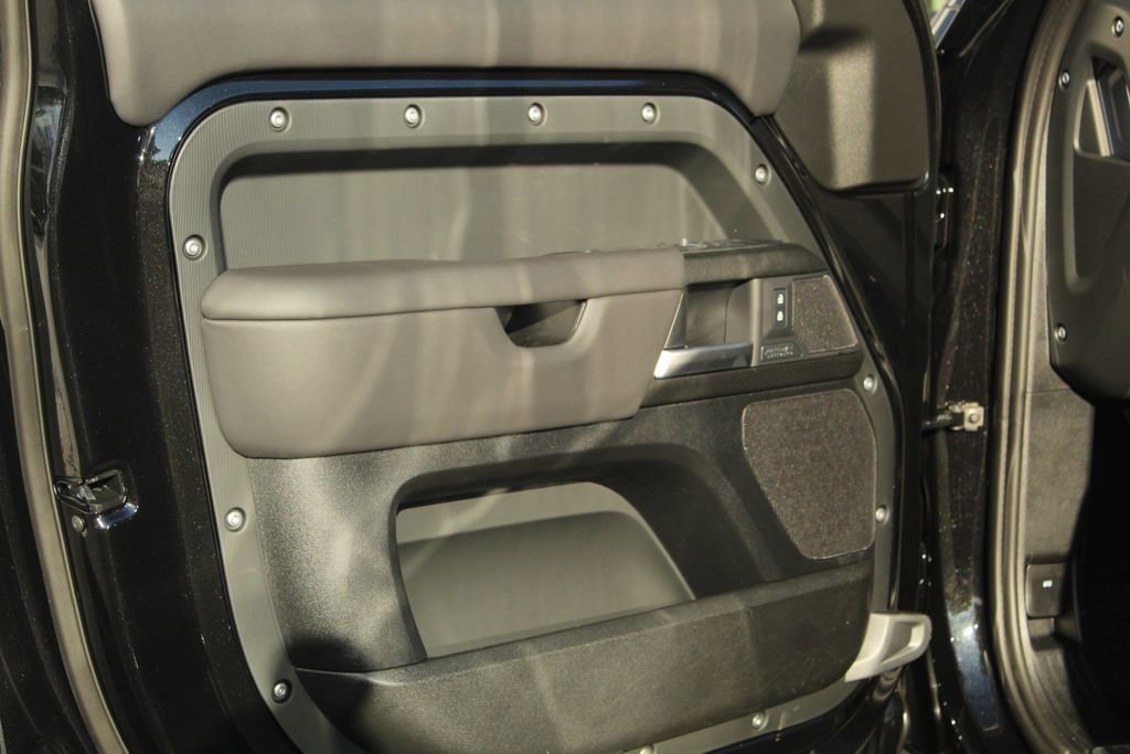 New 2026 Land Rover Defender 110 V8 image 20