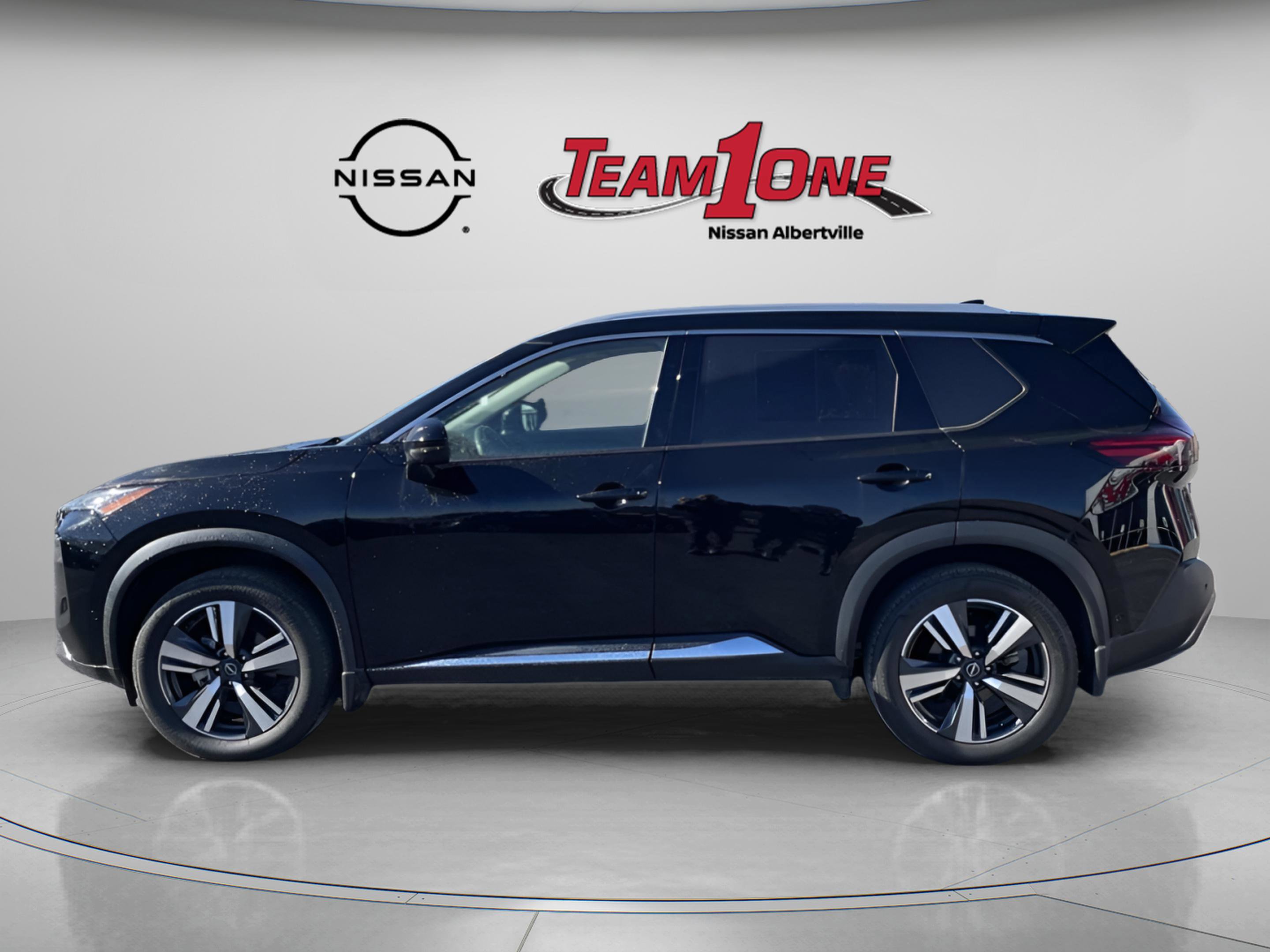 Used 2023 Nissan Rogue SL w/ SL Premium Package image 5