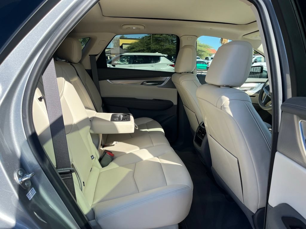 Used 2024 Cadillac XT5 Premium Luxury w/ Technology Package FWD image 16