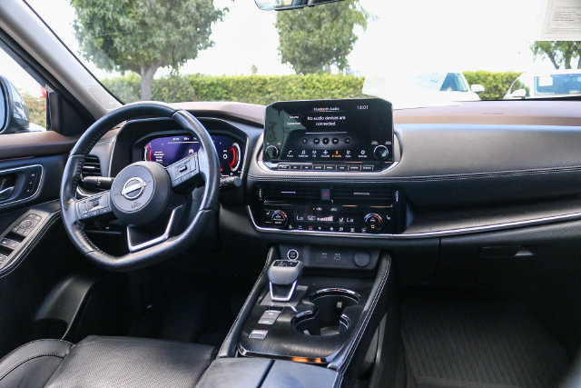 Used 2023 Nissan Rogue Platinum w/ Platinum Premium Package FWD image 16