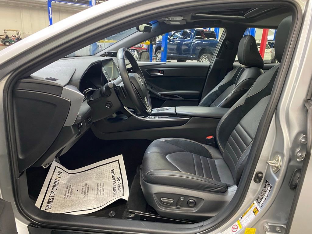 Used 2019 Toyota Avalon Touring image 18