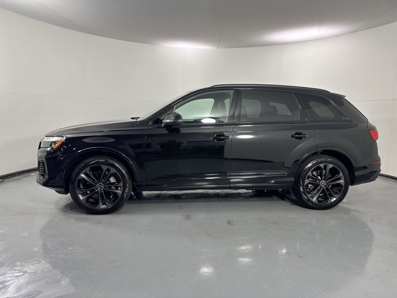 Used 2025 Audi Q7 3.0T Premium Plus w/ Premium Plus Package AWD/4WD image 29