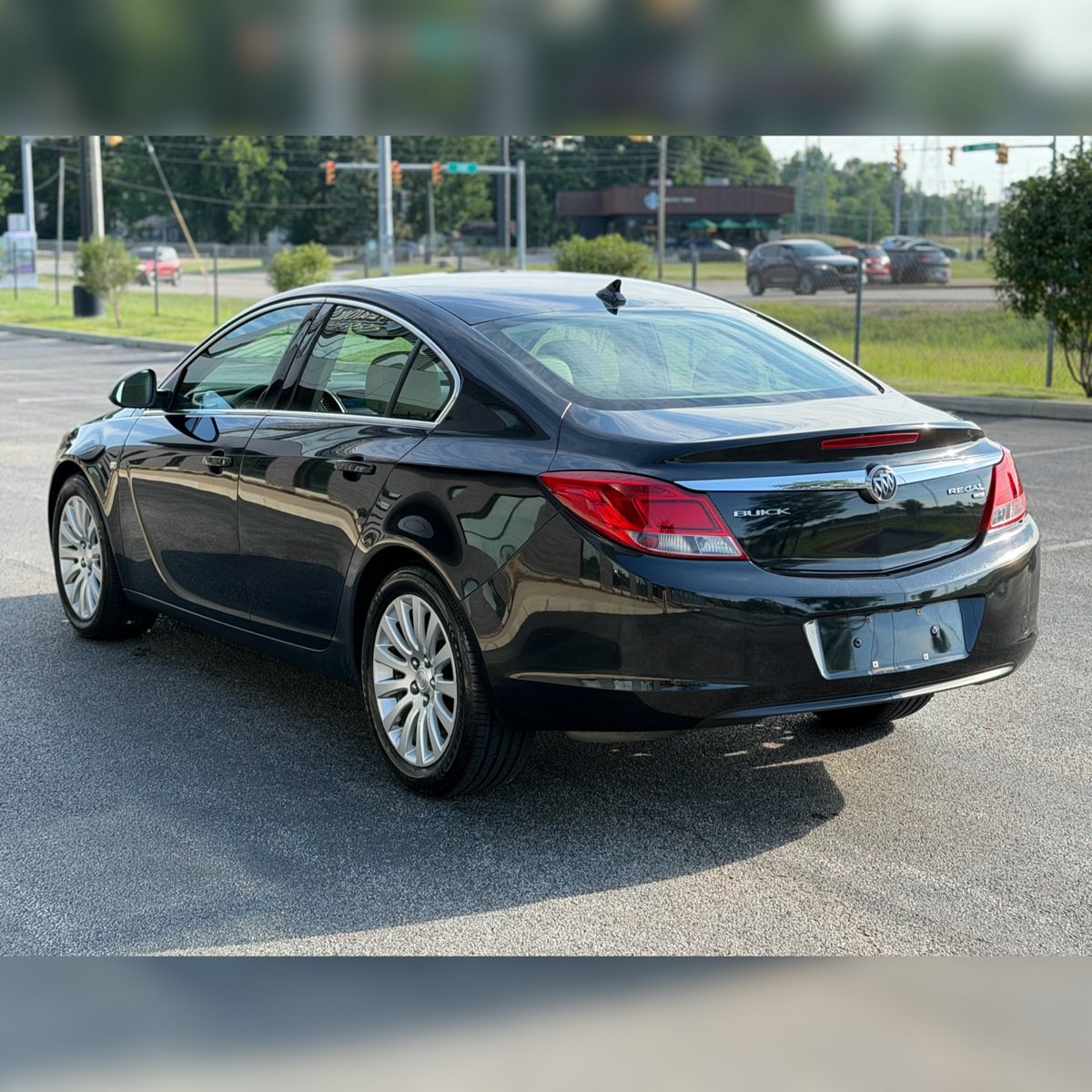 Used 2011 Buick Regal CXL FWD image 3