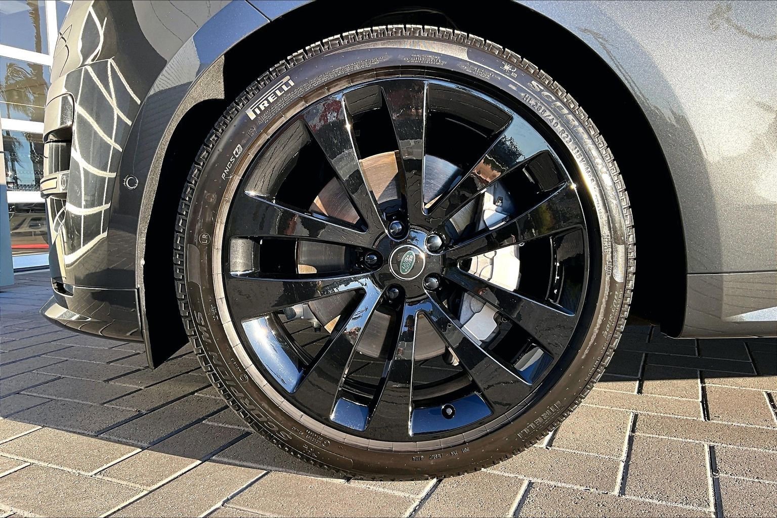 Used 2025 Land Rover Range Rover Sport Dynamic SE image 9