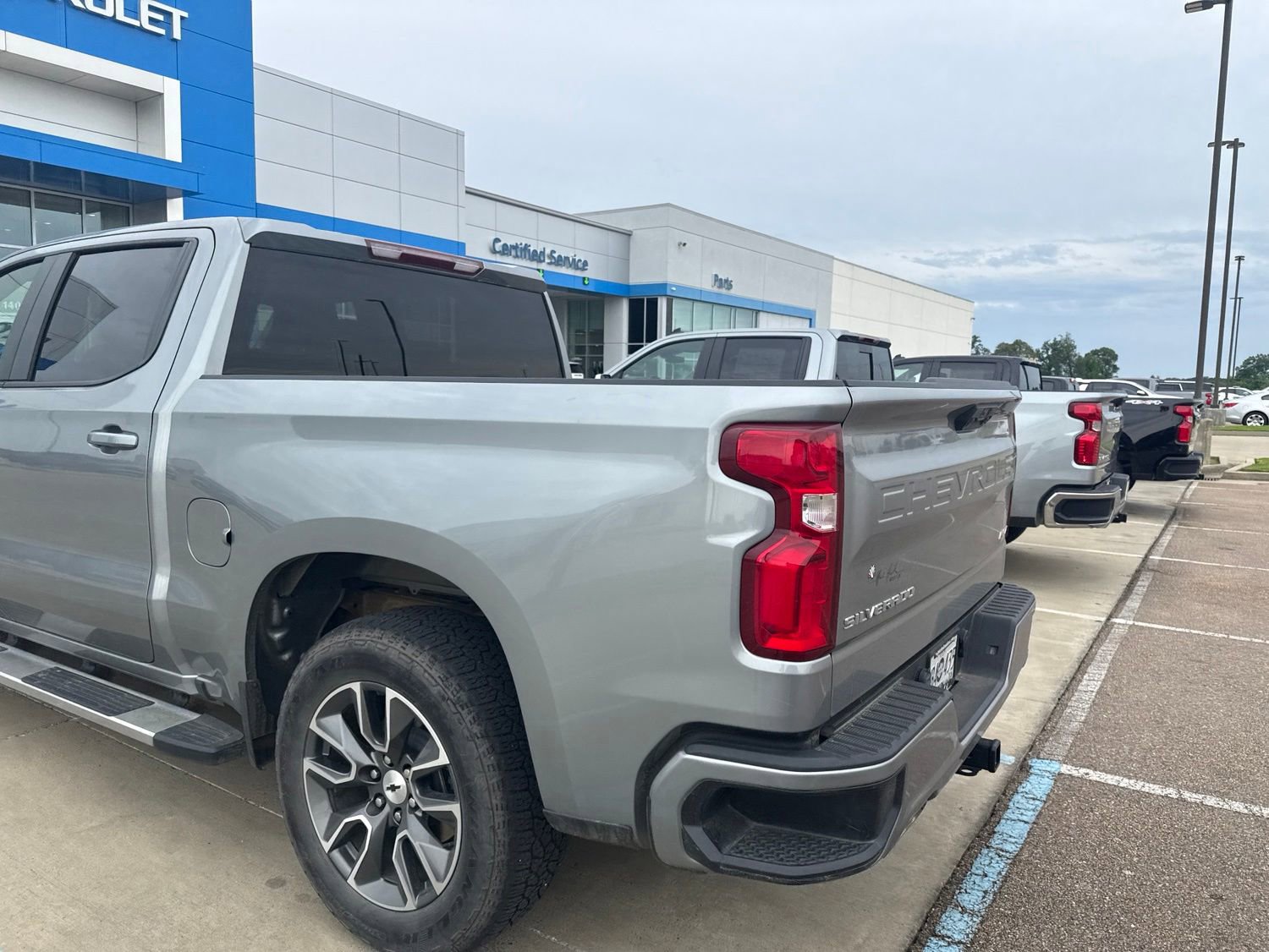 Used 2024 Chevrolet Silverado 1500 RST w/ Z71 Off-Road Package AWD/4WD image 10
