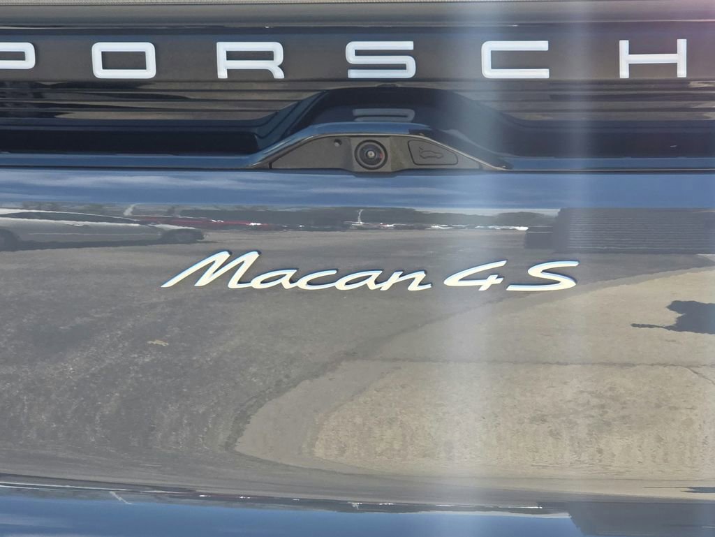 Certified 2025 Porsche Macan 4S Electric image 28