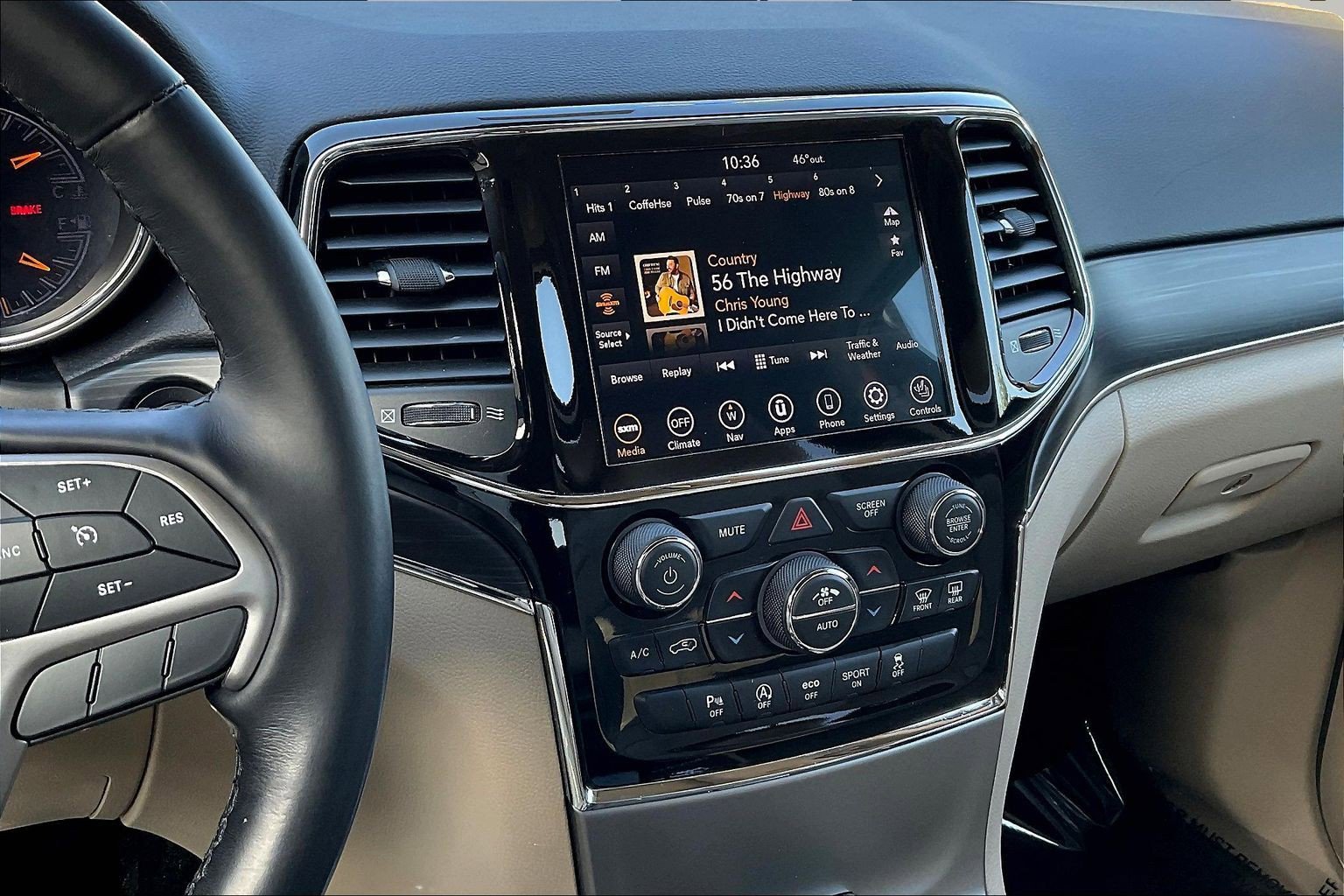 Used 2021 Jeep Grand Cherokee Limited w/ Luxury Group II AWD/4WD image 9