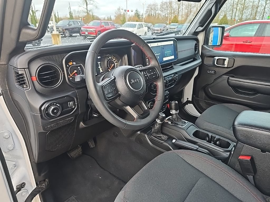 Used 2024 Jeep Wrangler Unlimited Rubicon AWD/4WD image 10