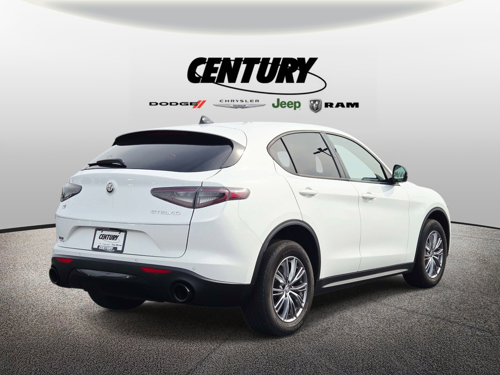 Used 2024 Alfa Romeo Stelvio Sprint AWD/4WD image 4
