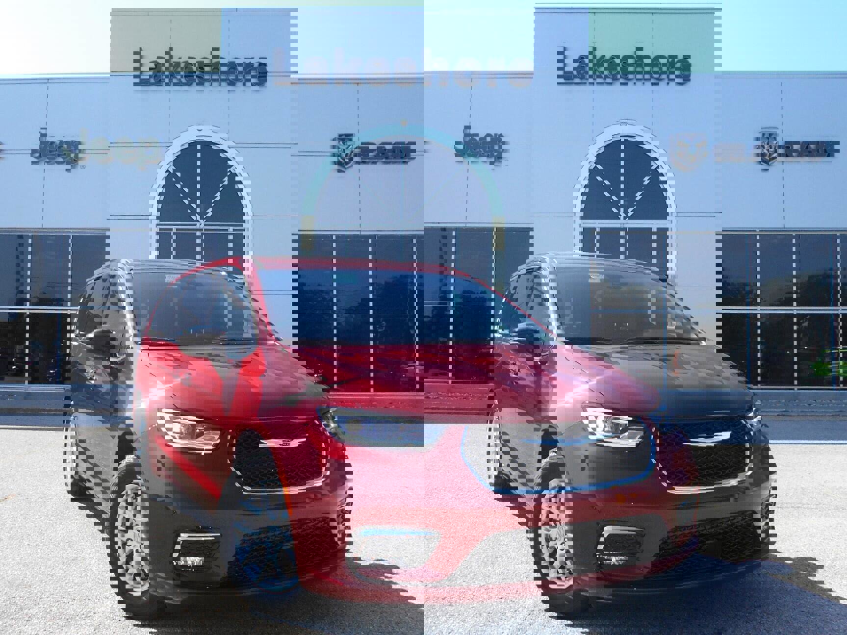 New 2026 Chrysler Pacifica Select image 2