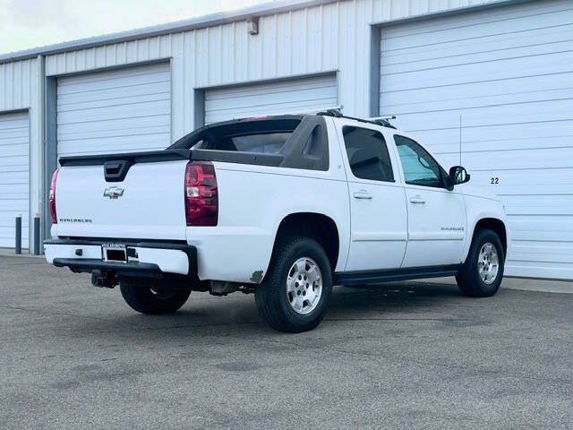 Used 2007 Chevrolet Avalanche LT AWD/4WD image 5