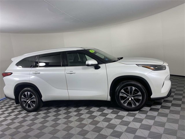 Used 2022 Toyota Highlander XLE image 10