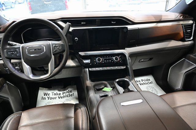 Used 2024 GMC Sierra 3500 Denali image 15