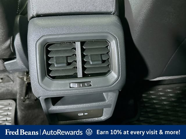 Used 2023 Volkswagen Taos SEL AWD/4WD image 32