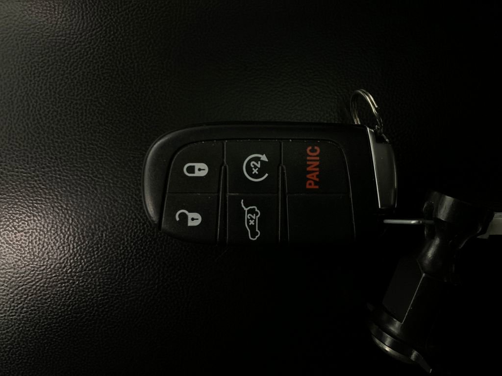 Used 2018 Dodge Durango GT image 17