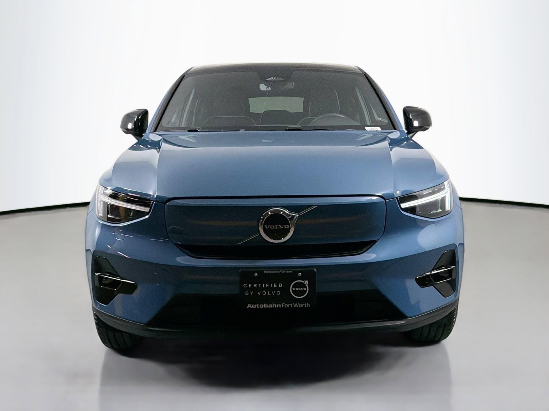 Certified 2023 Volvo C40 P8 Recharge Ultimate w/ Protection Package Premier AWD/4WD image 2