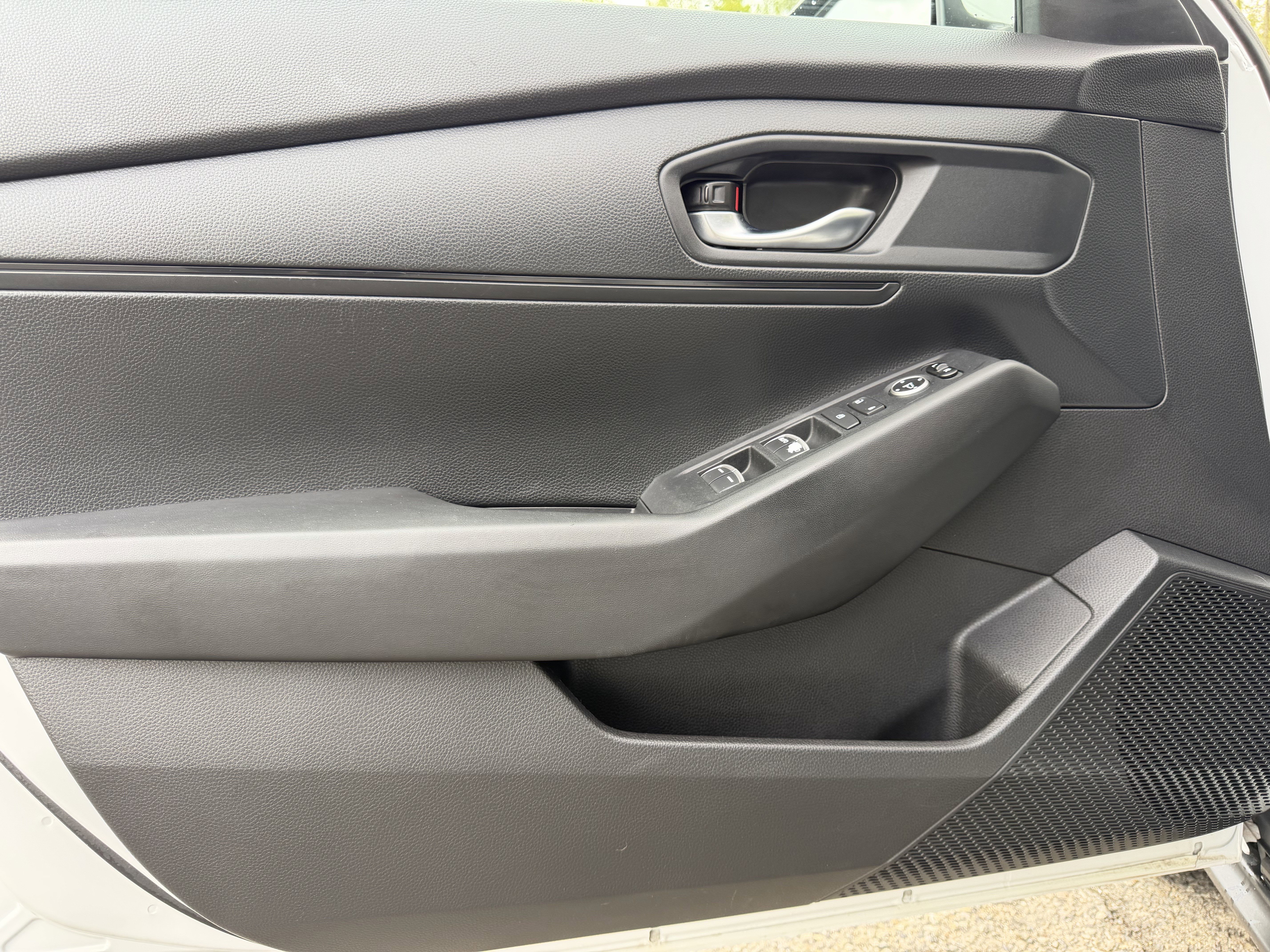 Used 2023 Honda Accord LX image 11