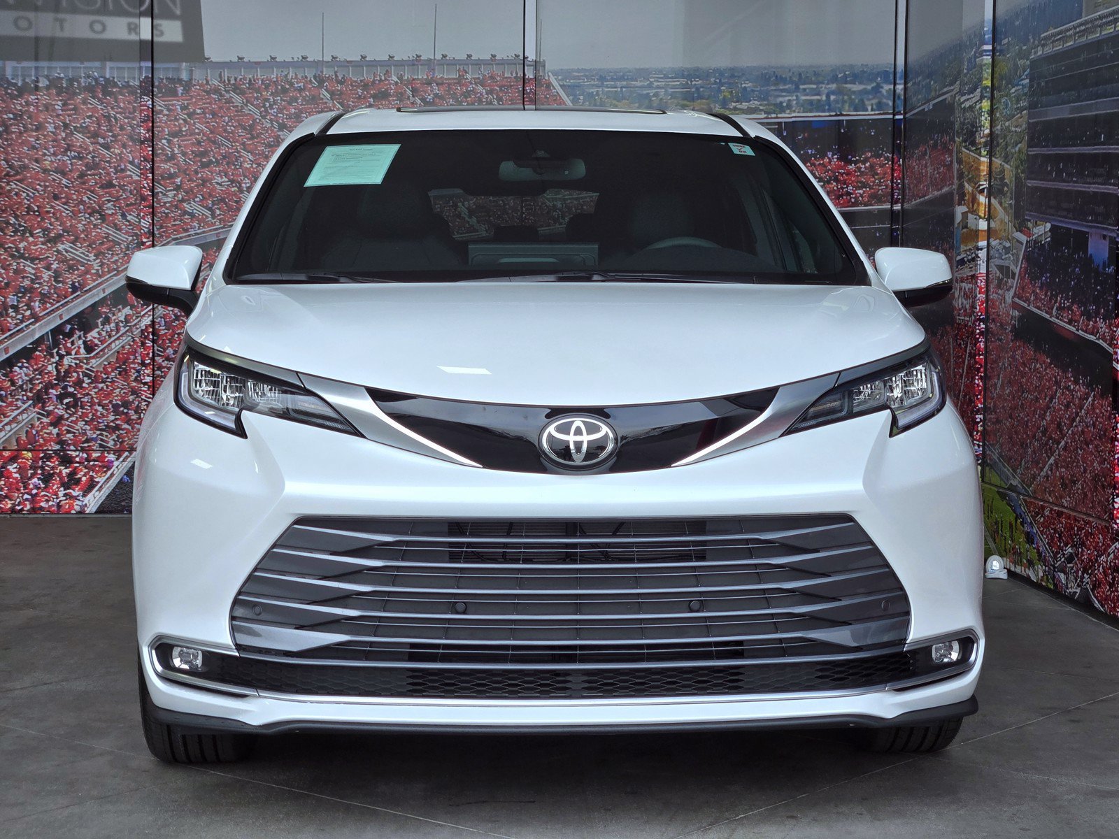 Certified 2026 Toyota Sienna Limited AWD/4WD image 3