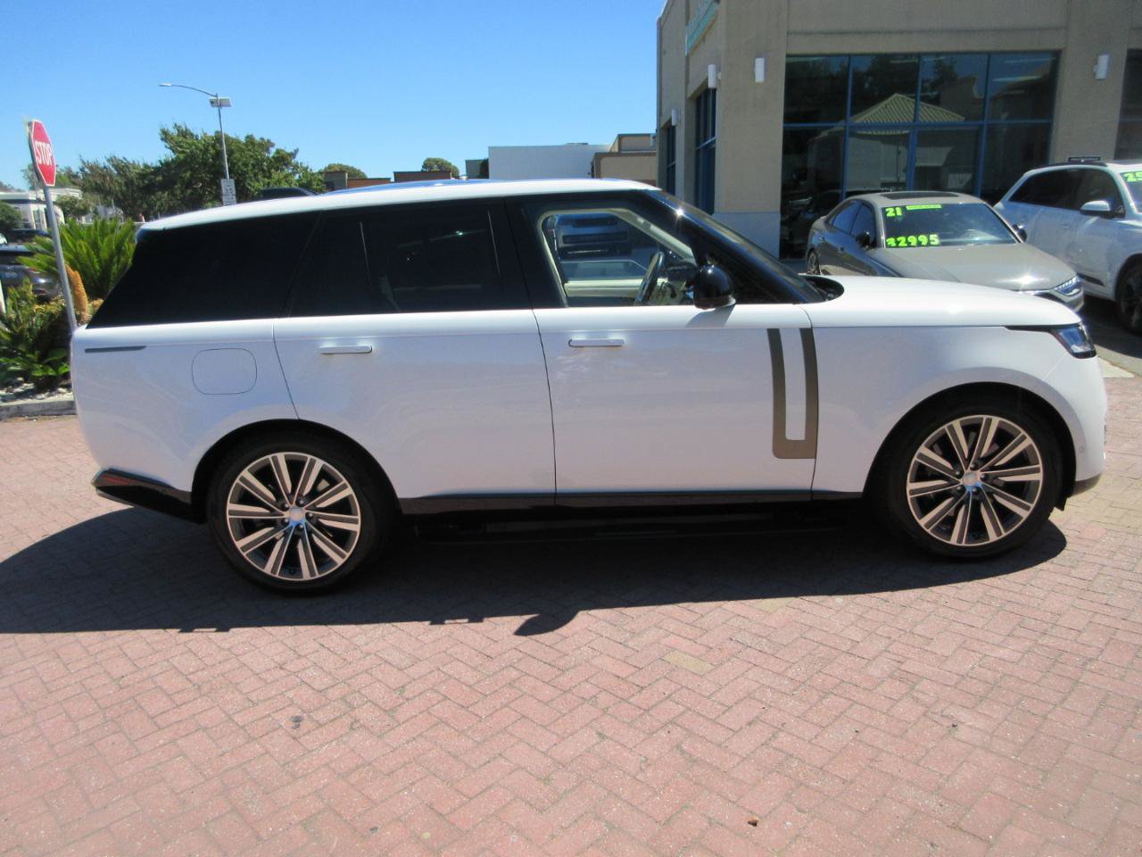 Used 2023 Land Rover Range Rover SE AWD/4WD image 87