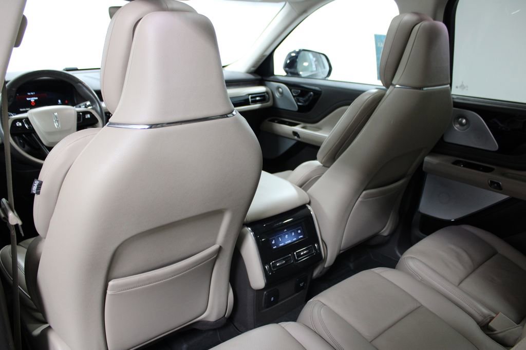 Used 2023 Lincoln Aviator Reserve w/ Equipment Group 201A image 28