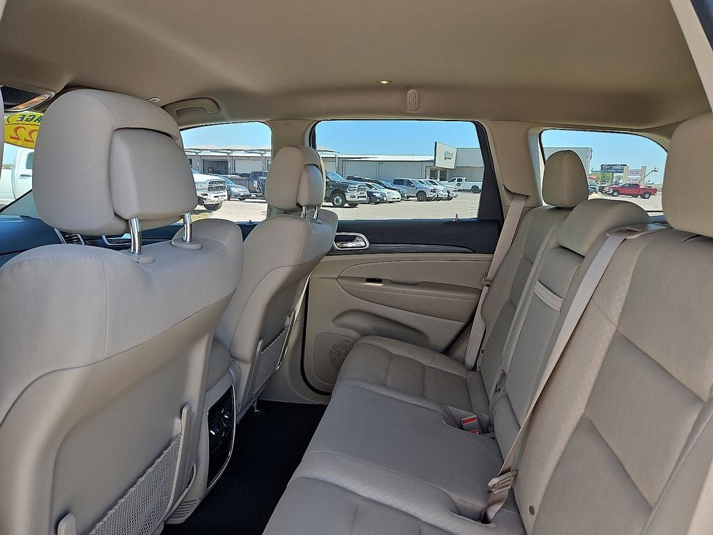 Used 2022 Jeep Grand Cherokee Laredo E image 18
