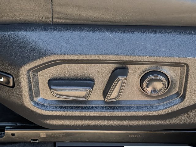 Used 2024 Toyota Tundra Platinum AWD/4WD image 25