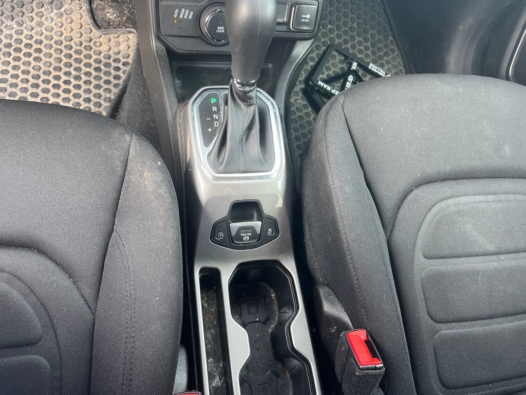 Used 2022 Jeep Renegade Latitude AWD/4WD image 18
