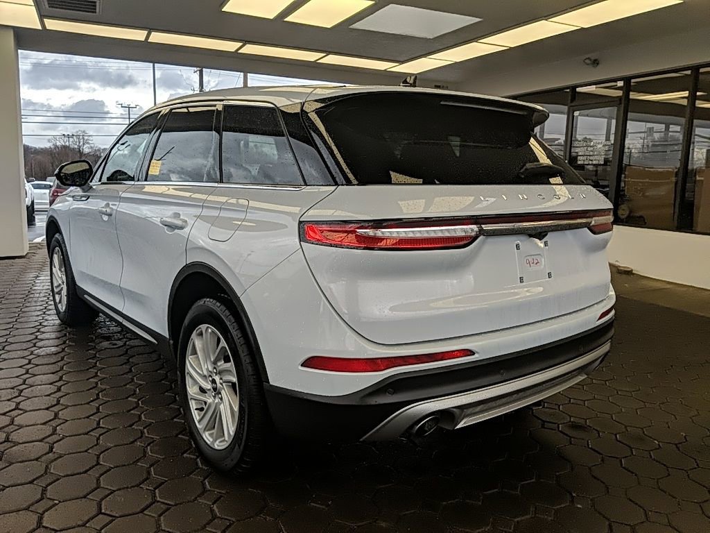 Certified 2025 Lincoln Corsair AWD image 8