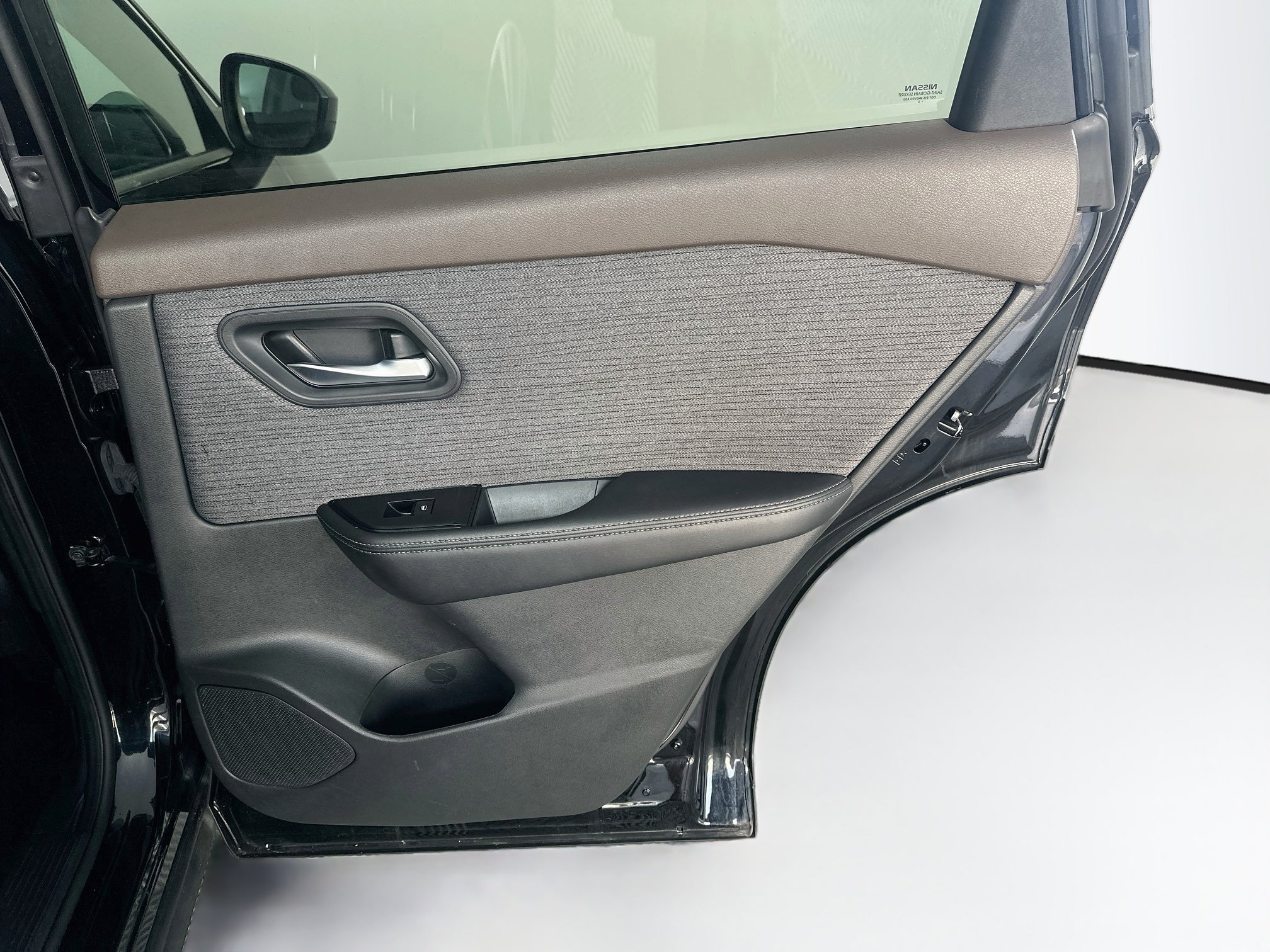 Used 2023 Nissan Rogue SV FWD image 28
