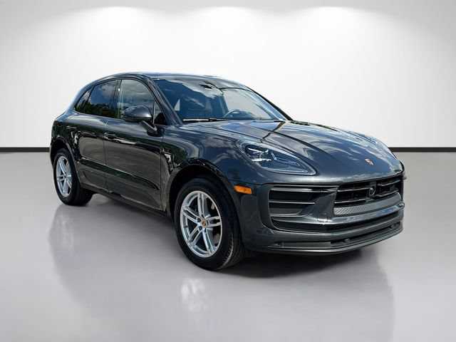 Certified 2025 Porsche Macan AWD/4WD image 7