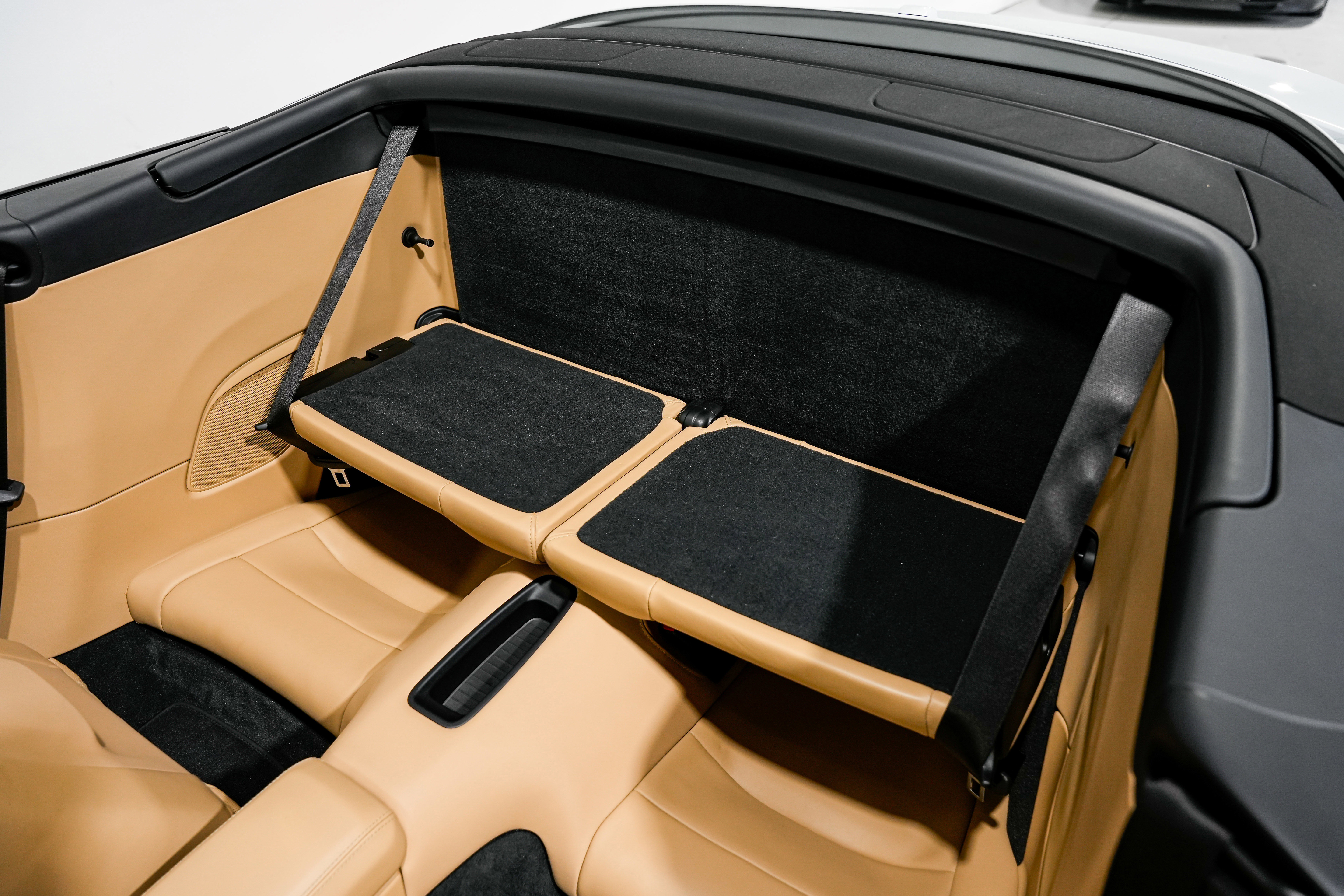 Used 2018 Porsche 911 Turbo image 24