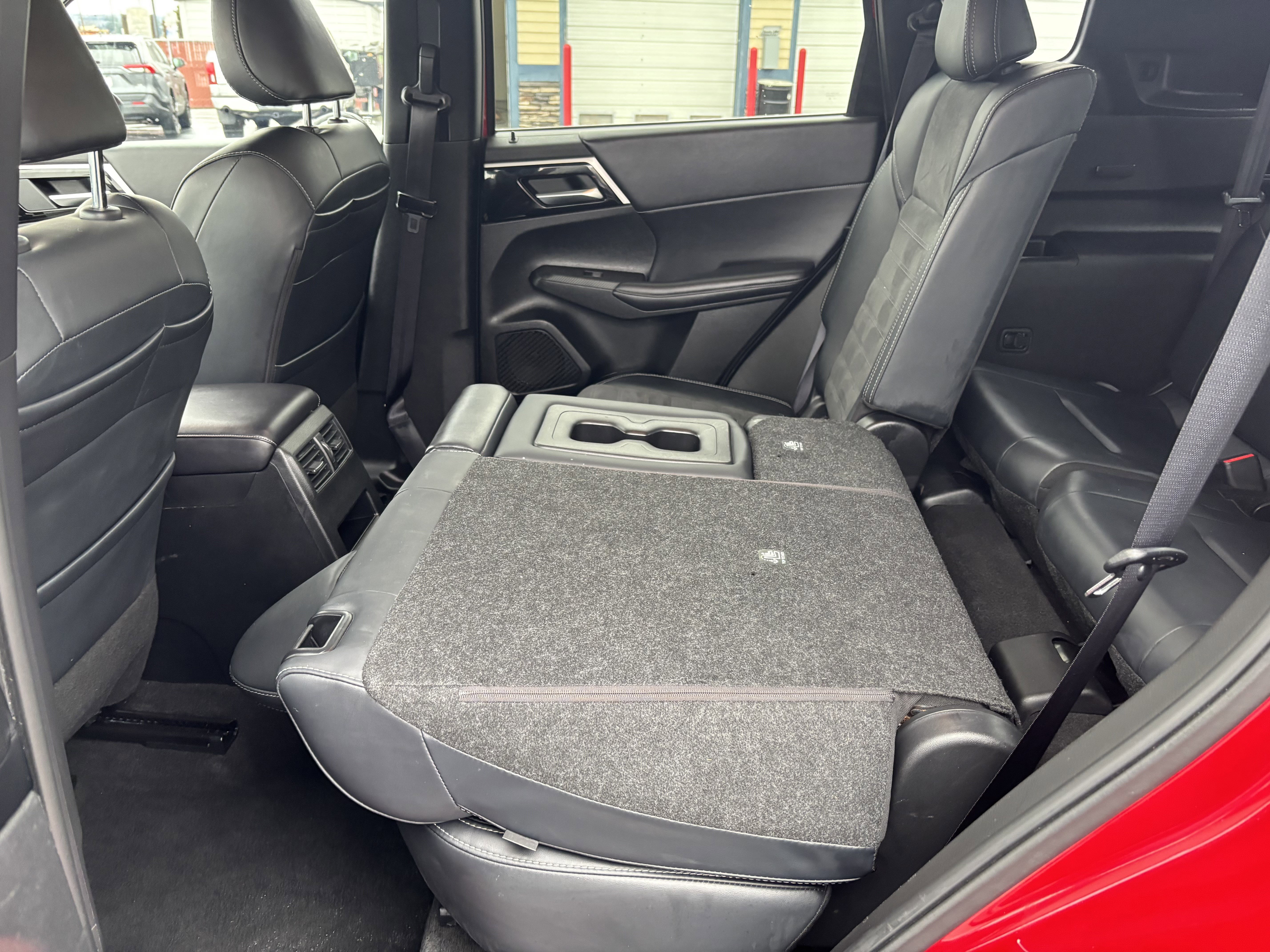 Used 2024 Mitsubishi Outlander SE image 26