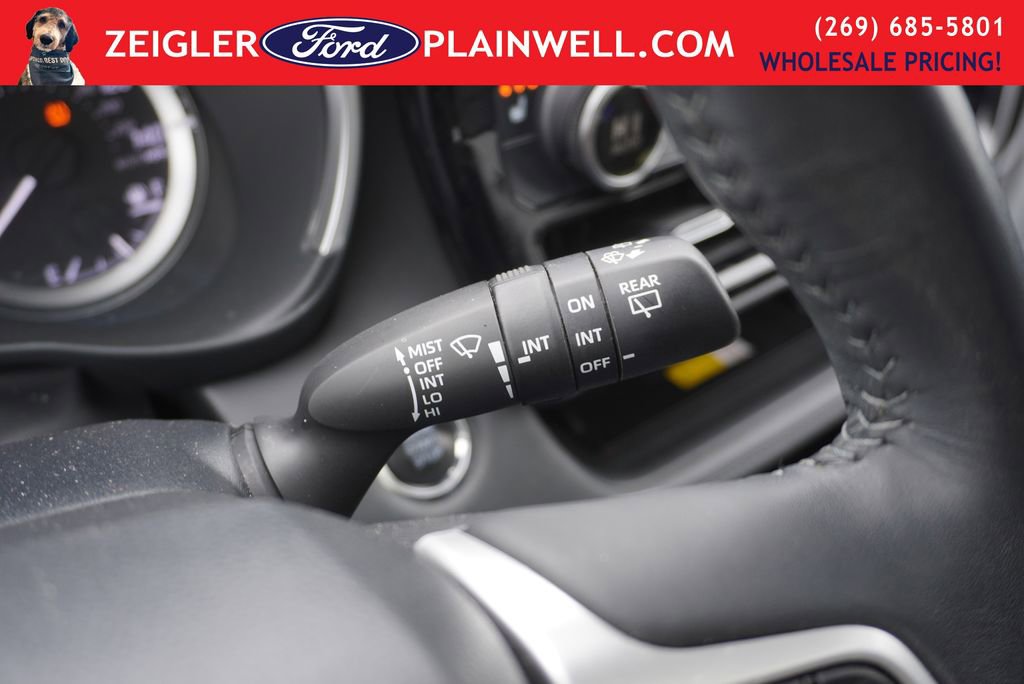 Used 2023 Toyota Highlander L image 27